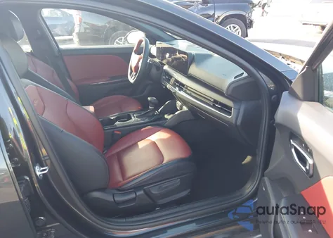 2025 Kia K4 Gt-Line из США, поврежденный, VIN 3KPFW4DE1SE123807